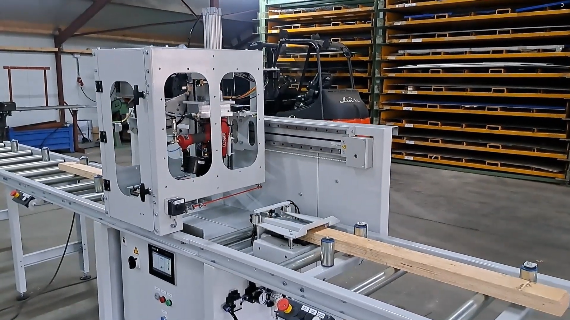 Lineaire eenheden, geleidingen en pneumatiek in 1 machine